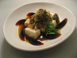 ピータン豆腐ジャコネギソース