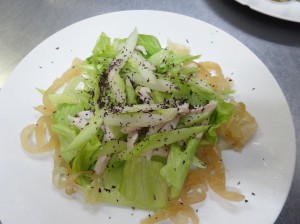 鶏ささみ肉のサラダ