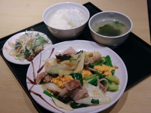肉・卵・野菜炒め定食