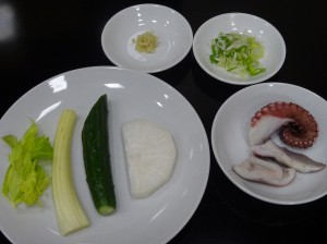 タコと野菜のピリ辛和え