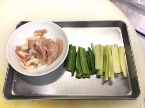 セロリと鶏肉の炒め物
