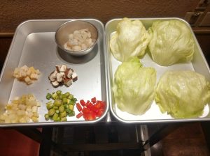 えびと野菜のレタス包み