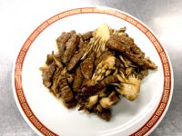 牛肉と舞茸のオイスター炒め